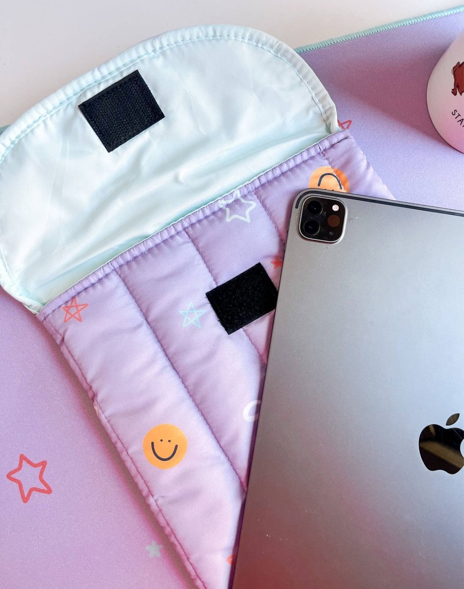 Callie Danielle - Smiley Faces & Coquette Bows Laptop Sleeve - Purses & Pearls