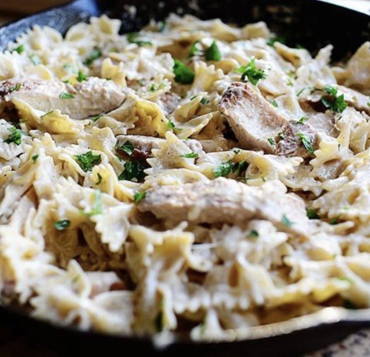 Tuscan Chicken Alfredo - Purses & Pearls