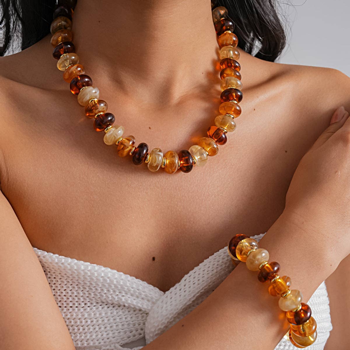Acrylic Gradient Round Necklace