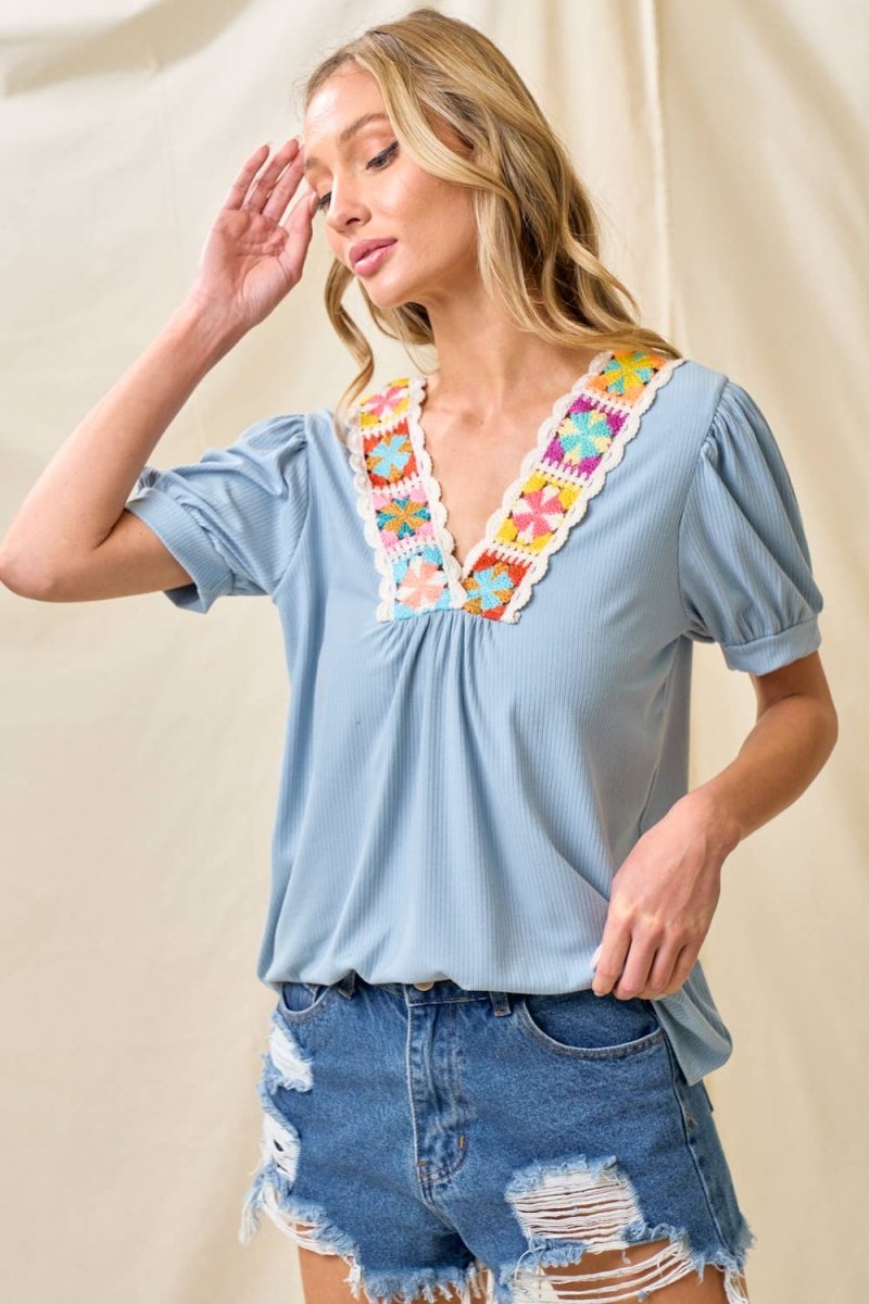 Fridas Casual Top - Purses & Pearls