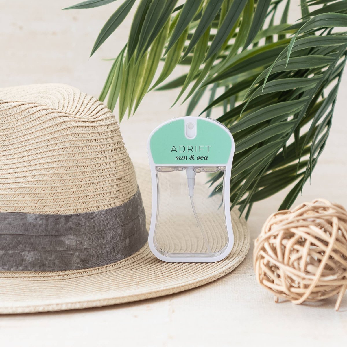 Mixologie - Adrift (sun & sea) Moisturizing Body Mist - Purses & Pearls